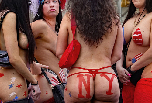 Nudistas-New York 2023