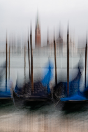 Gondolas in motion 1