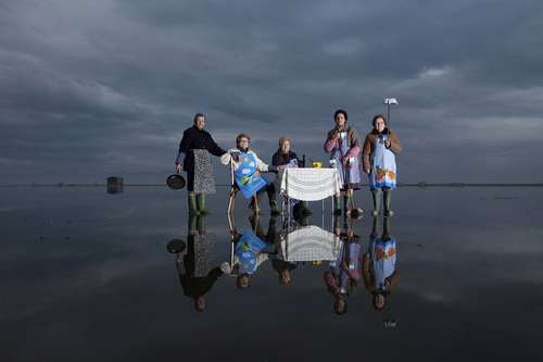 Housewives Housewives